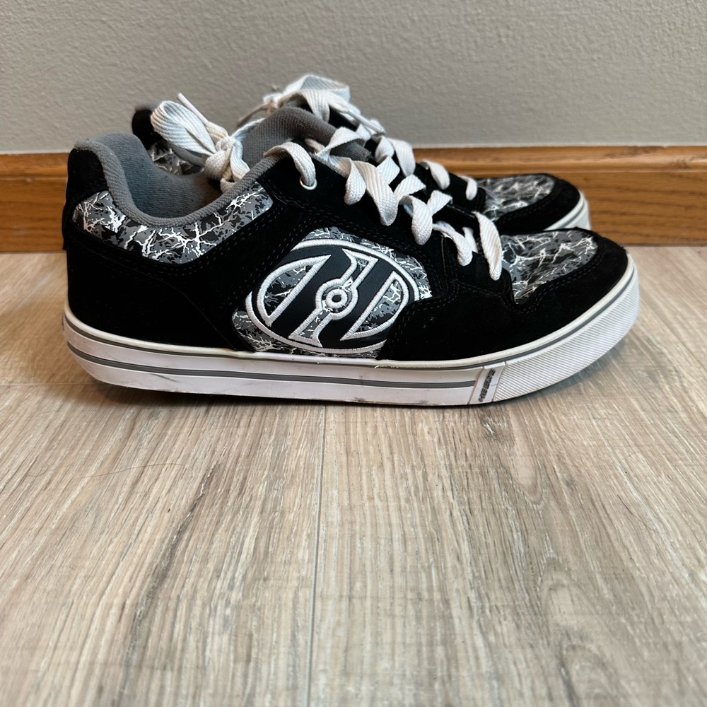 HEELYS Shoes Black and White - Picture 4 of 5